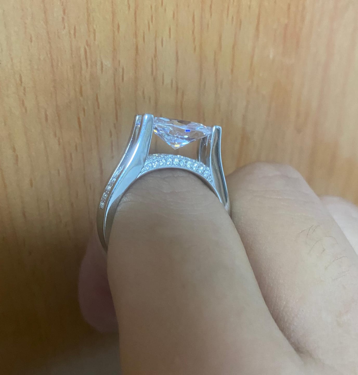 Customer photo review of Solarii New Arrived 5.0ct Oval Cut Engagement Ring