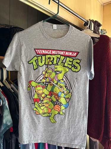 Customer photo review of Vintage Green Group Photo Teenage Mutant Ninja Turtles T-Shirt