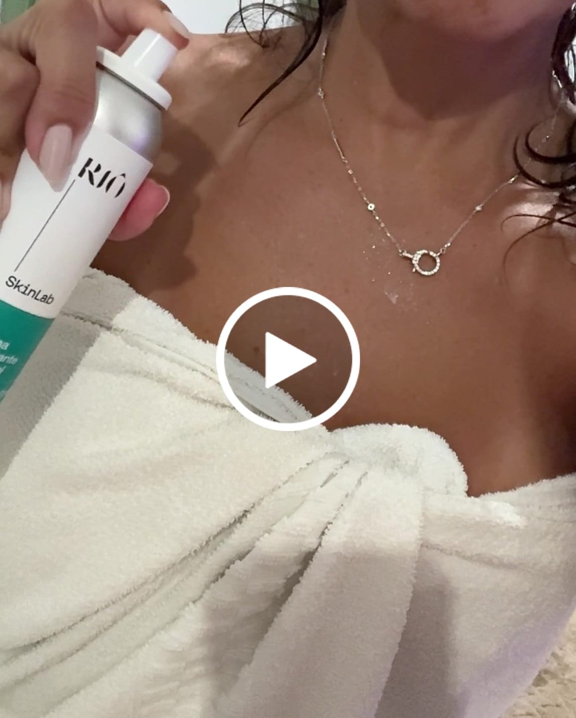 Customer video review of Bruma Hidratante Corporal
