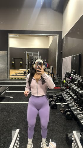 Customer photo review of The Foundation Series | Mid Rise Leggings