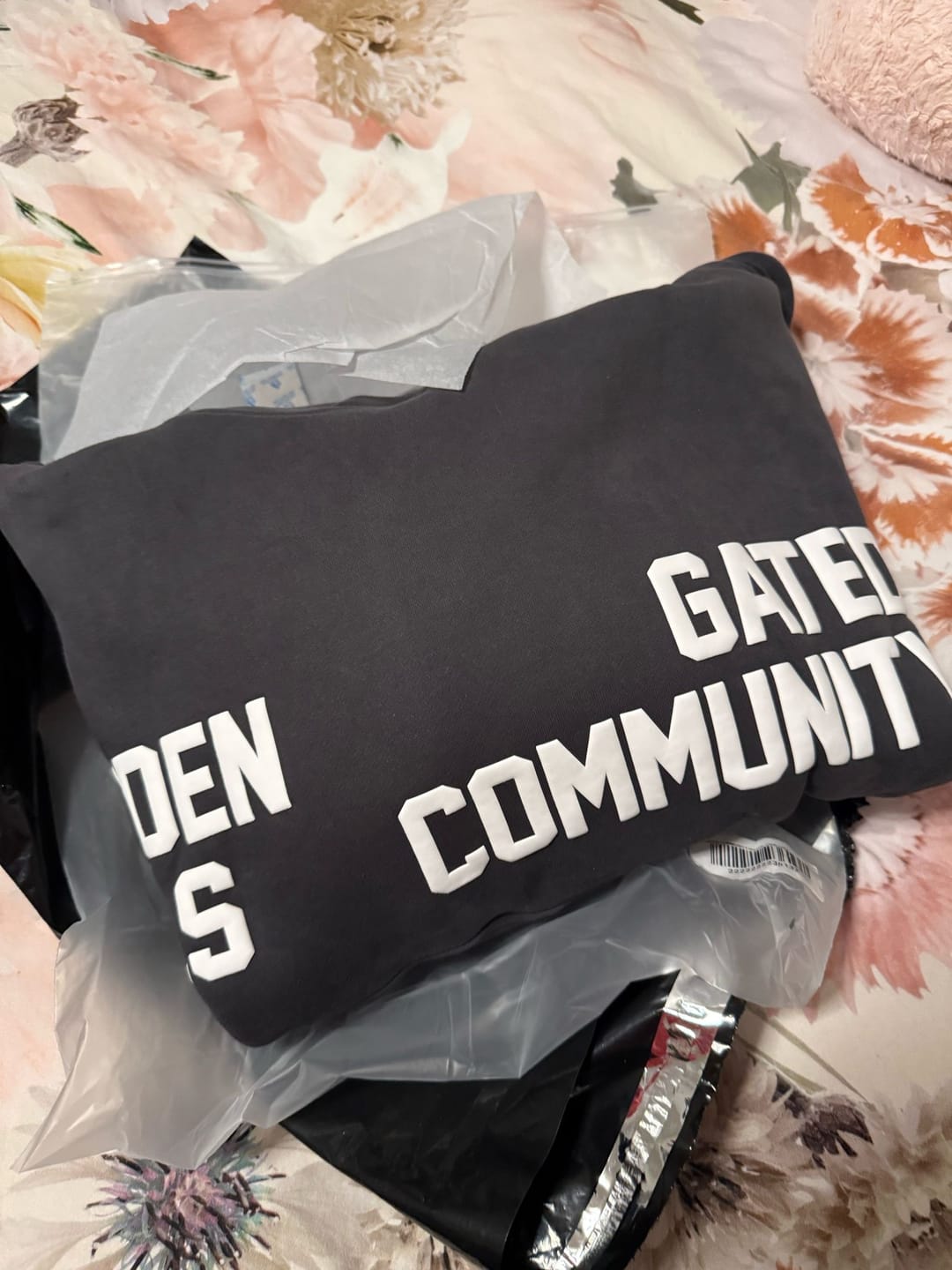 Customer photo review of GATED COMMUNITY HOODIE DARK GREY