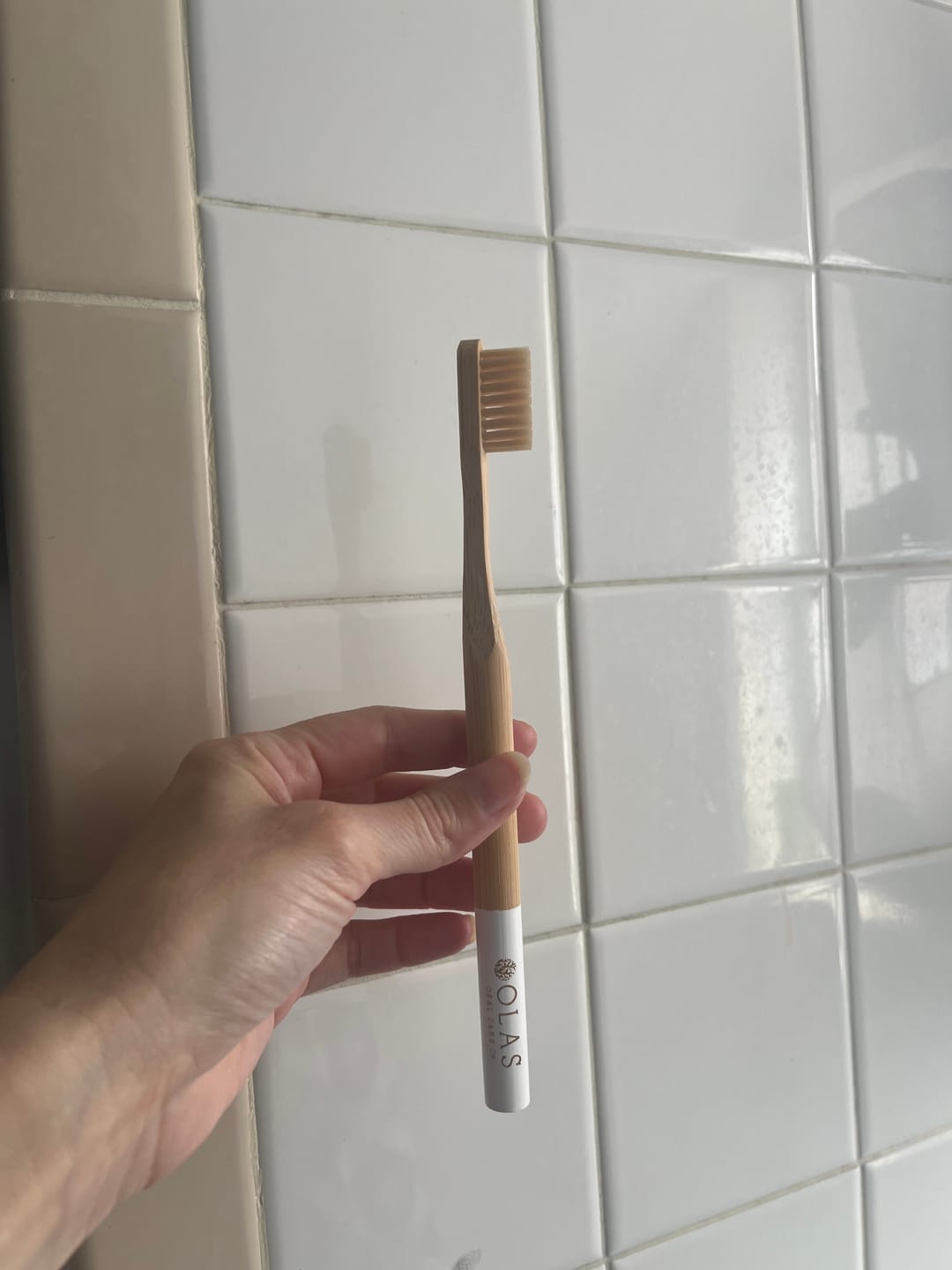 Customer photo review of OLAS Toothbrush Natural - White Handle