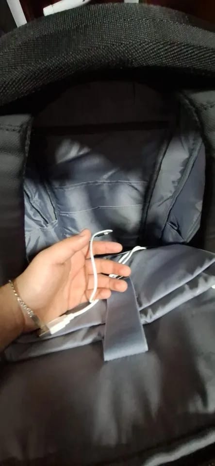 Customer photo review of Sac à Dos Fermeture Dorsale Cachée