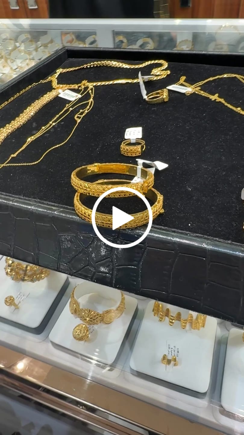 Customer video review of Tania Hand Chain