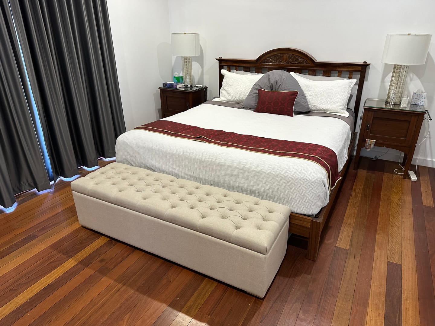 Customer photo review of Charlotte Tufted Upholstered Storage Box