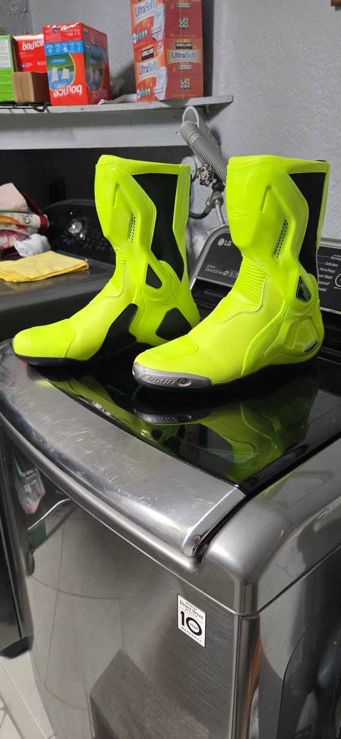 Customer photo review of Allgoal Motorcycle Riding Boots Green