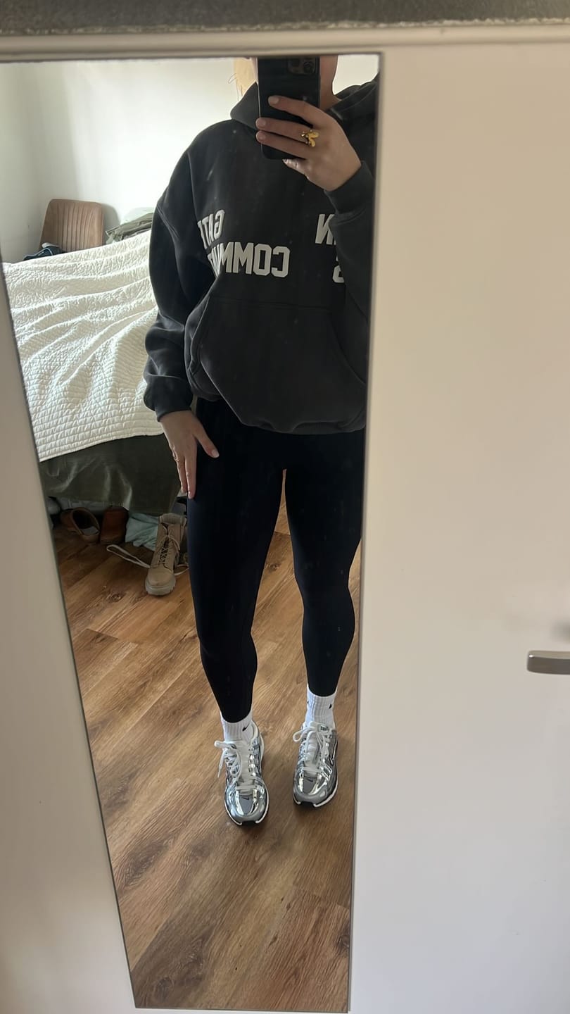 Customer photo review of GATED COMMUNITY HOODIE DARK GREY