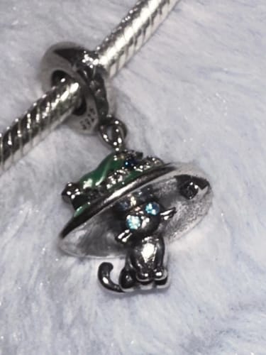 A. S. review of 925 Sterling Silver Glow in the Dark Cat with Hat Charm image 1 out of 1