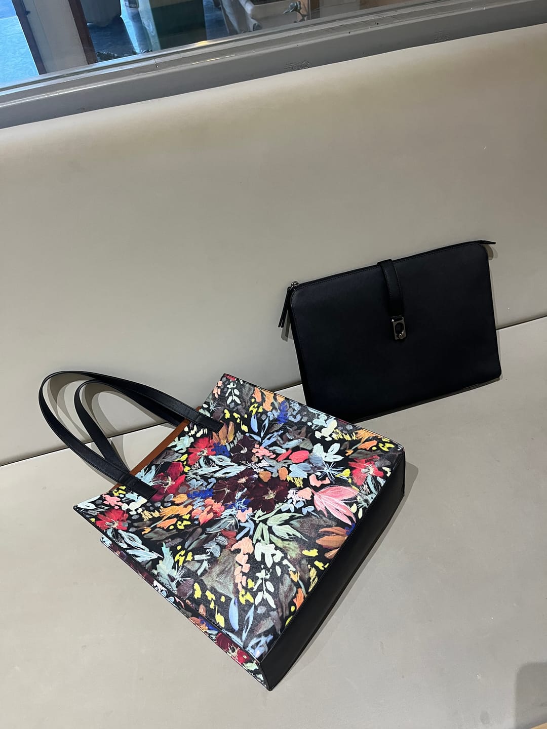 Customer photo review of Hybrid Laptop Bag