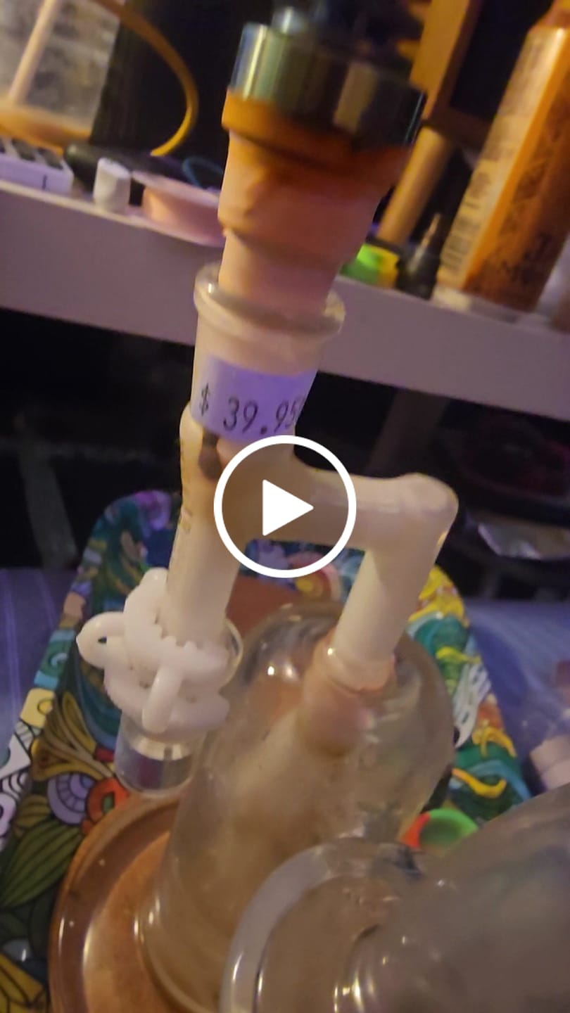 Customer video review of SWAN NECK GLASS RECLAIM CATCHER