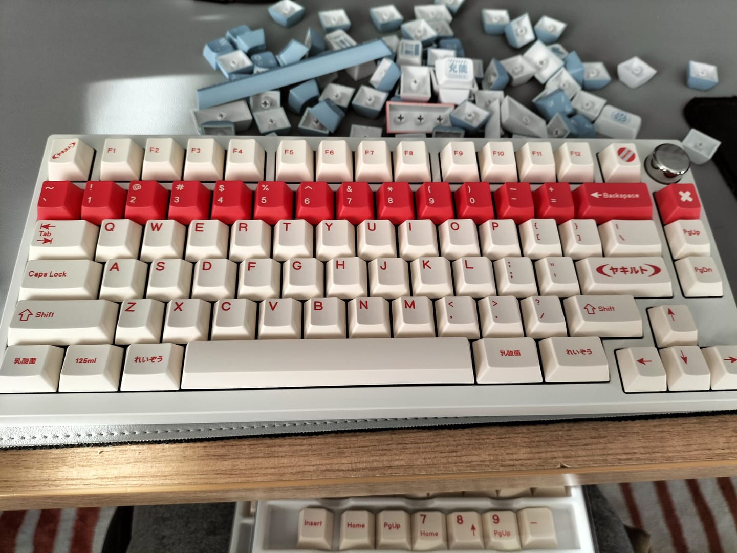 Customer photo review of TUT YAKEYLT CHERRY PROFILE KEYCAPS SET