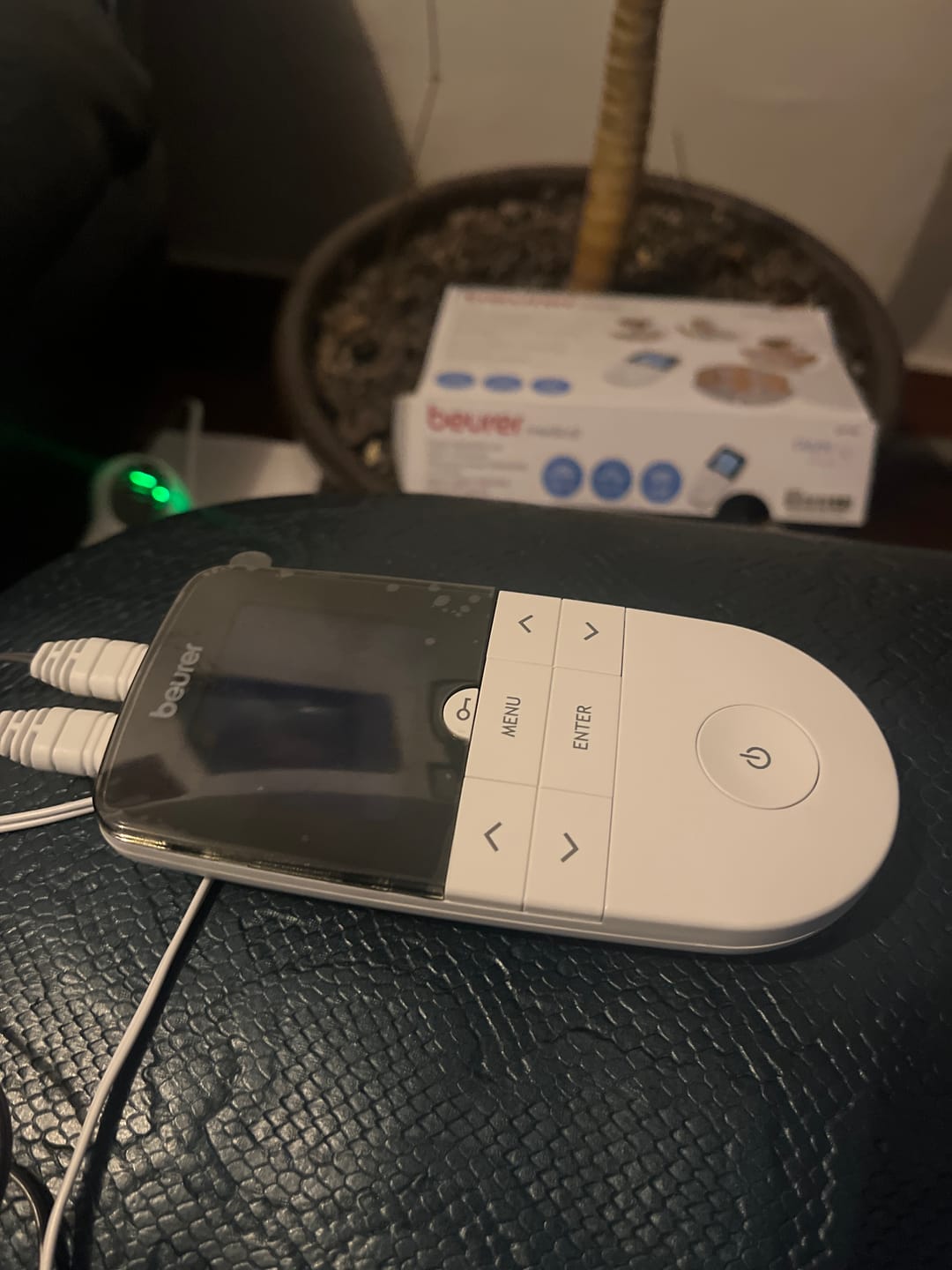 Customer photo review of Electroestimulador de 2 canales TENS/EMS con 3 funciones en 1 con electrodos y parches incluidos - EM49 Marca beurer