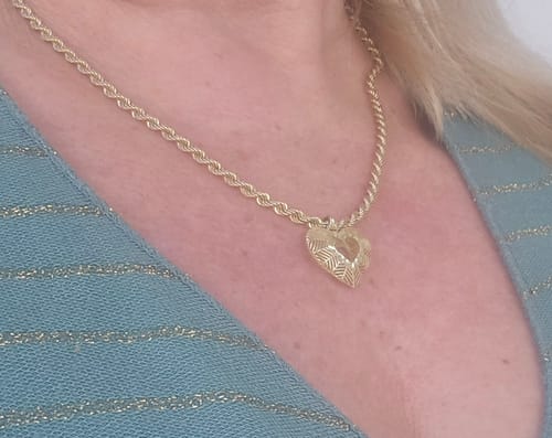 Customer photo review of Amore Heart Pendant in 9K Gold