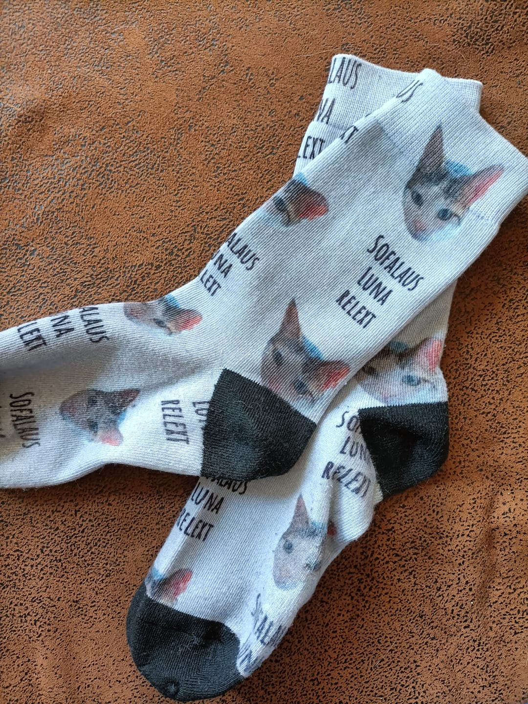 Customer photo review of Dein Foto mit Text - Individuelle Socken