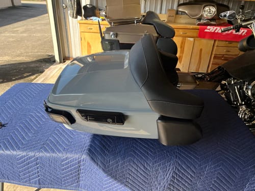 Customer photo review of Detachable King Tour Pack For Harley | Mocardine