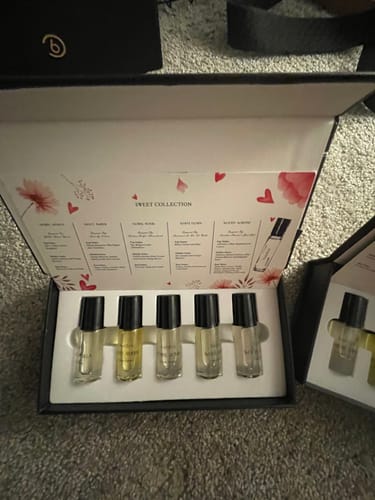 Customer photo review of Asēdos Perfume Oil Collection - Sweet - Valentines Day Limited Edition Giftset
