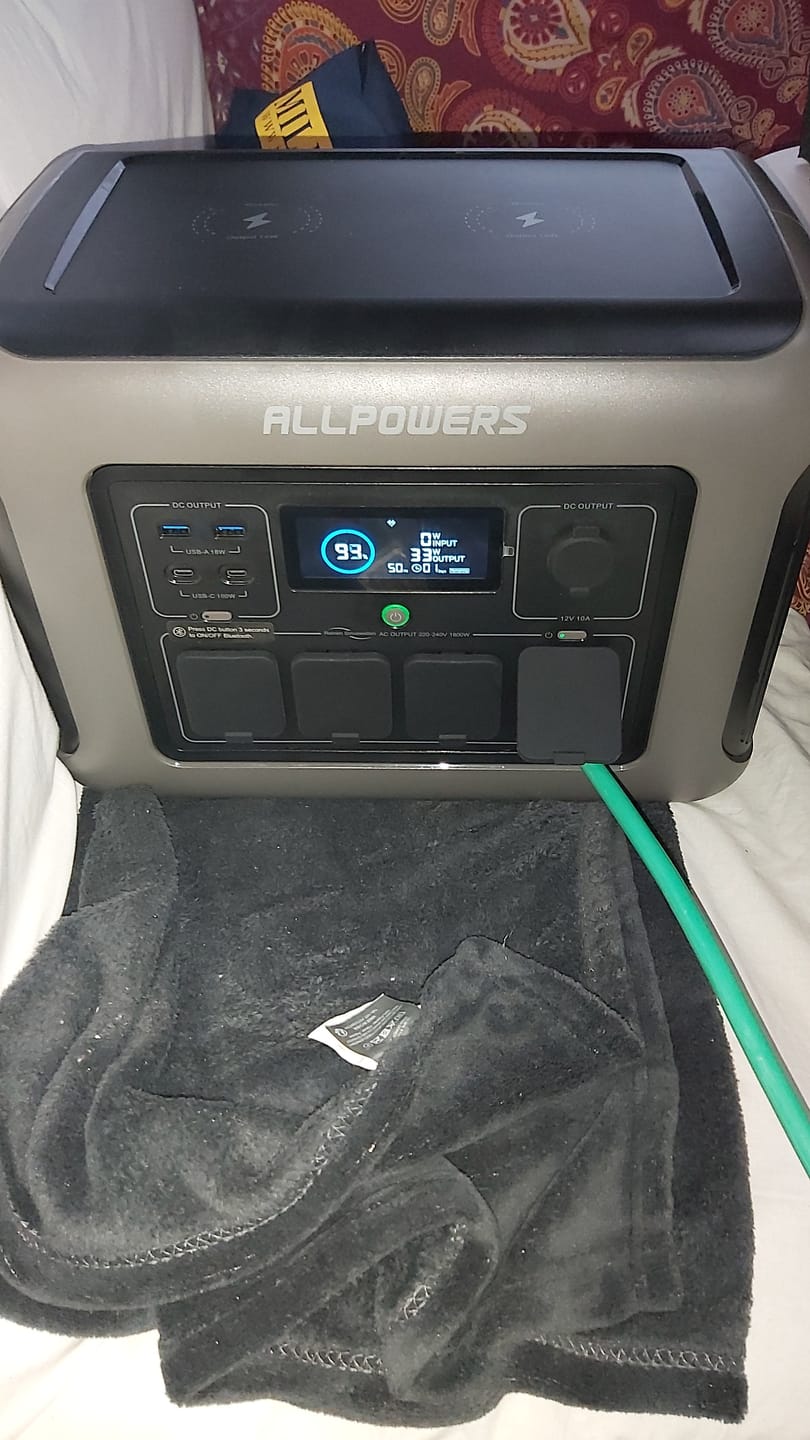 Customer photo review of ALLPOWERS R1500 Estación de Energía Portátil 1800W 1152Wh LiFeP04 Batería