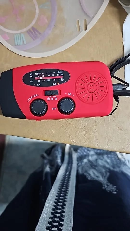 Customer photo review of Notfall All in One Radio – Energie und Information in Blackout Notfällen