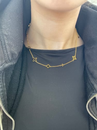 Kundenbewertung mit Foto zu Prestige Clover Kette