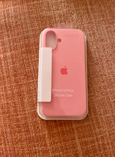 Customer photo review of iPhone Silicone Case (Candy Pink)