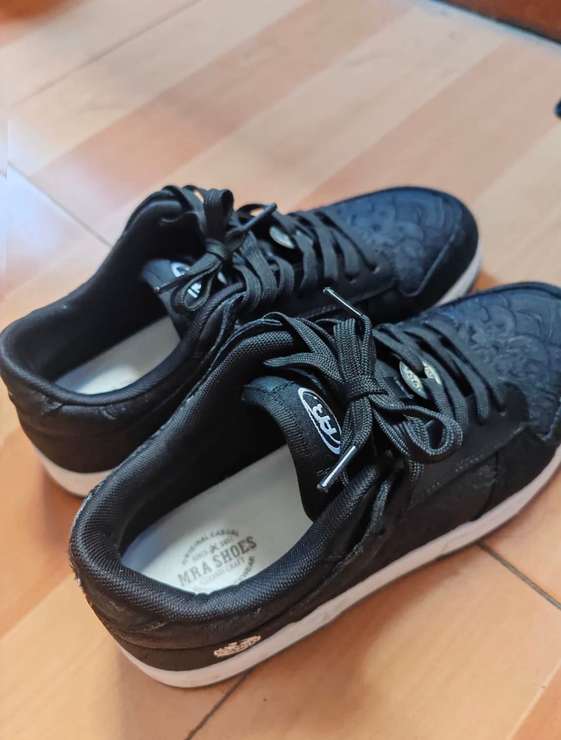 Customer photo review of MRA "Ryū no Kaze" Silk-Pattern Sneakers