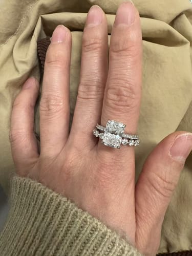 Customer photo review of Solarii Moissanite 4.0ct Hidden Halo Radiant Cut  925 Sterling Silver Engagement Ring