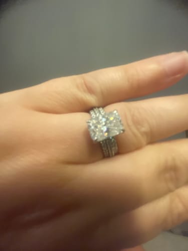 Customer photo review of Solarii Moissanite 4.0ct Hidden Halo Radiant Cut  925 Sterling Silver Engagement Ring