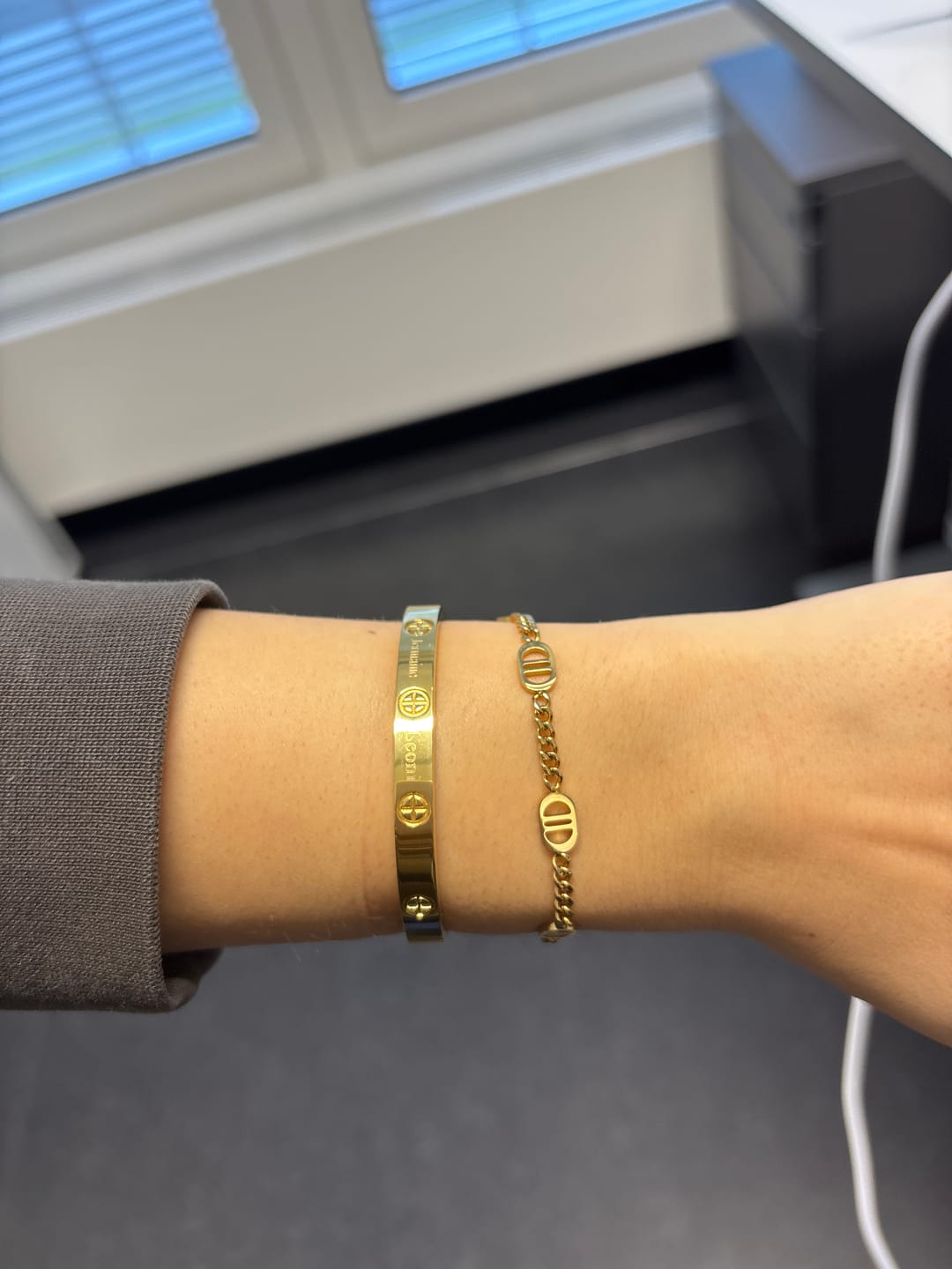 Customer photo review of Pink Clover Kette | 18K vergoldet