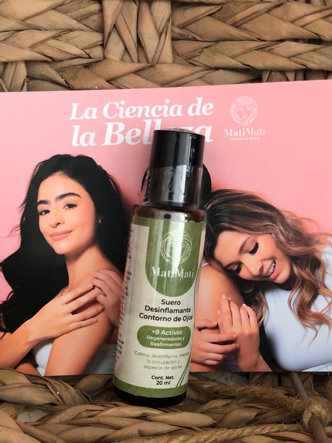 Customer photo review of Suero Desinflamante Contorno de Ojos