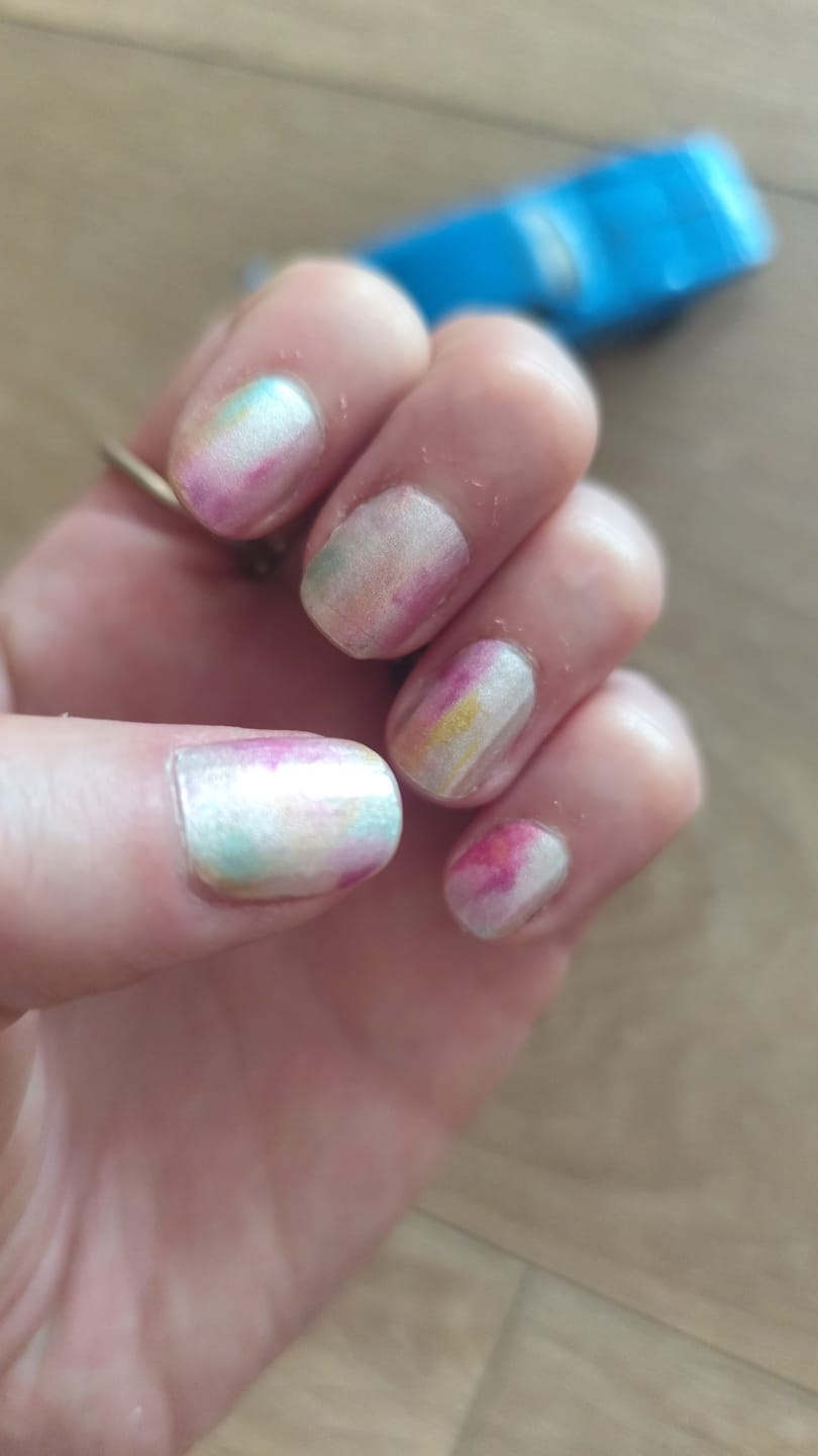 Customer photo review of Turmalina Sandía | Stickers de Esmalte