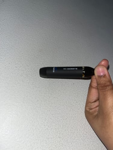 Customer photo review of DELTA 8 Blueberry OG DISPOSABLE VAPE