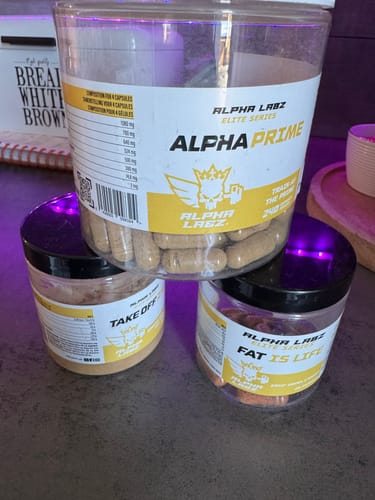 Customer photo review of Alpha Labz - Fat Is Life - Omega 3 Huile de Krill, Vitamine K2 MK4 et Vitamine D3