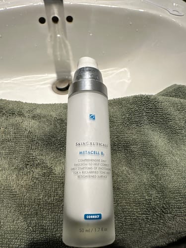 Customer photo review of SkinCeuticals Metacell Renewal B3