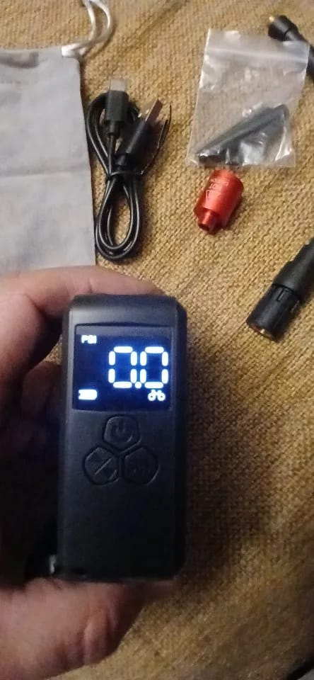 Customer photo review of Minipumpe – Der smarte Luftkompressor für unterwegs