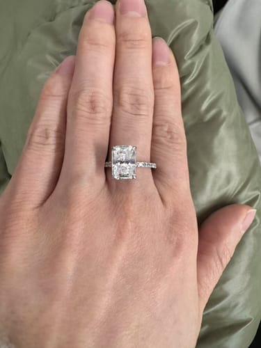 Customer photo review of Solarii Moissanite 4.0ct Hidden Halo Radiant Cut  925 Sterling Silver Engagement Ring