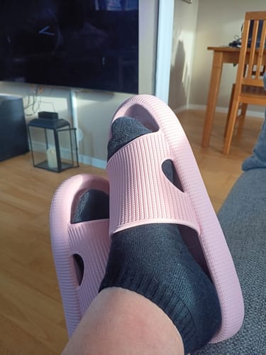 Customer photo review of HappyFlops