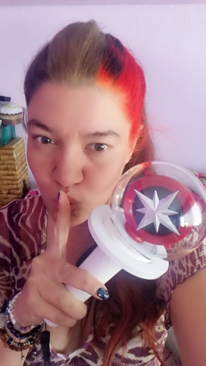 Customer photo review of Stray Kids - OFFICIAL LIGHT STICK VER.2