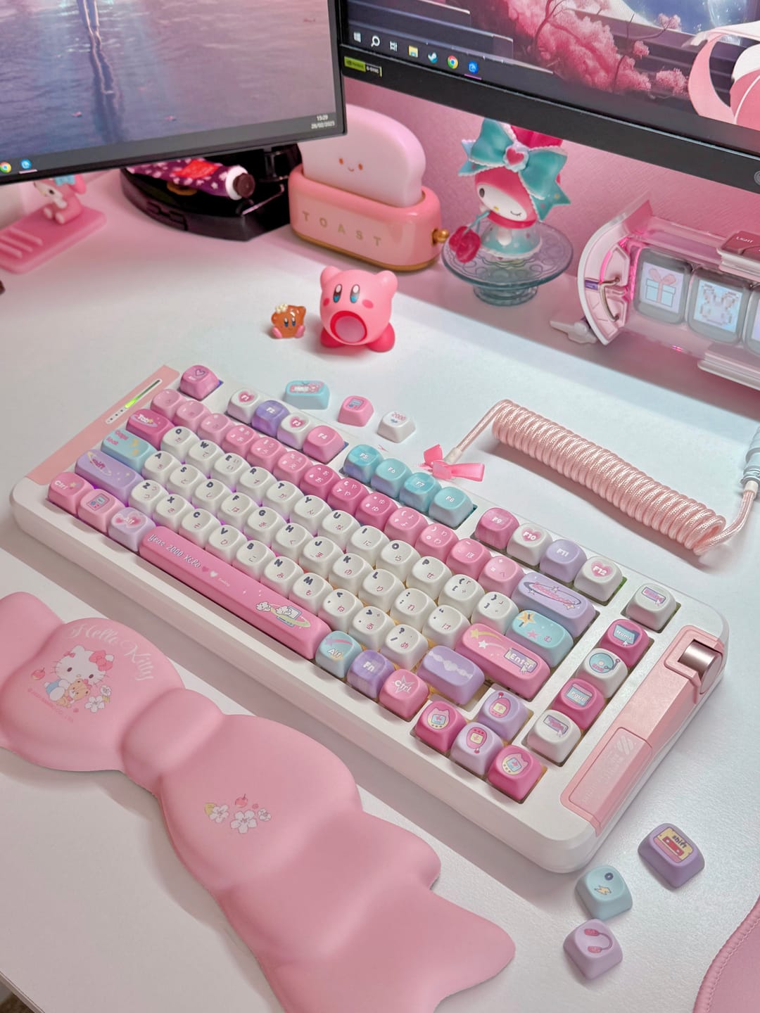 Customer photo review of KiiBOOM x Elyxirine Digital Dreams: Pastel Y2K Keycap Set