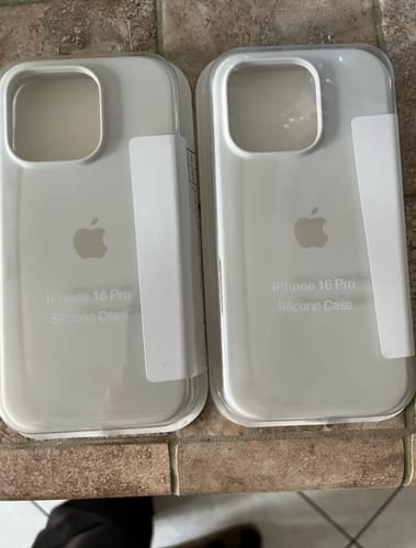 Customer photo review of iPhone Silicone Case (White)