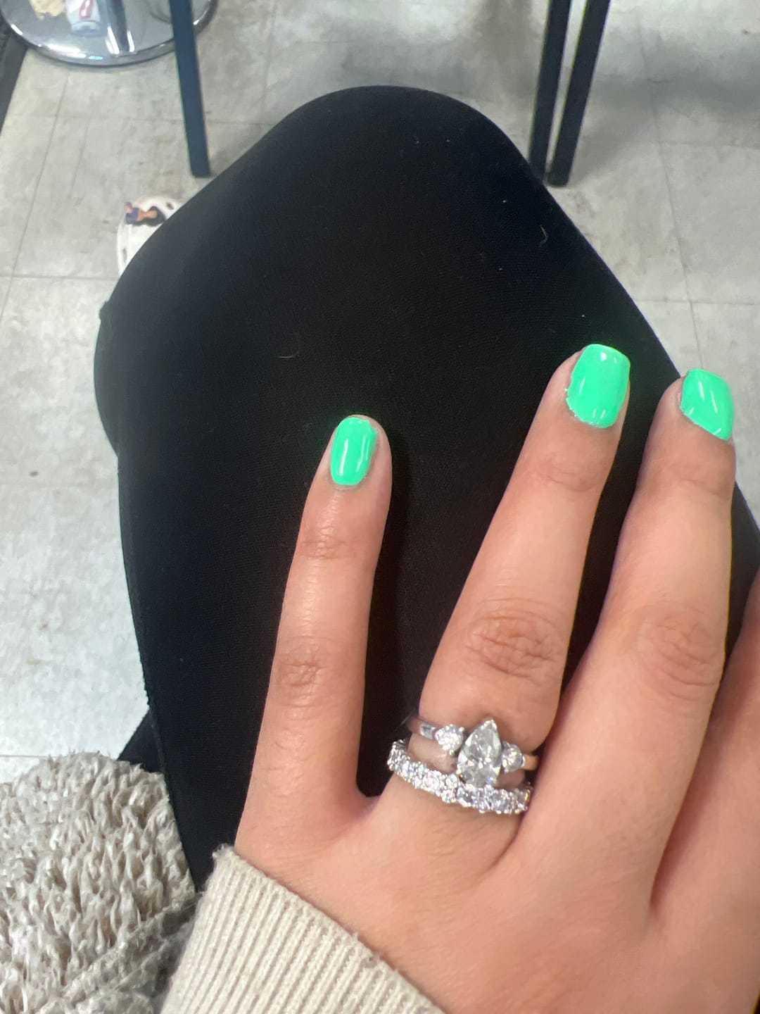 Customer photo review of S925 Moissanite 2.5 Ct Round Cut Full White/Green Stone Wedding Band for Women