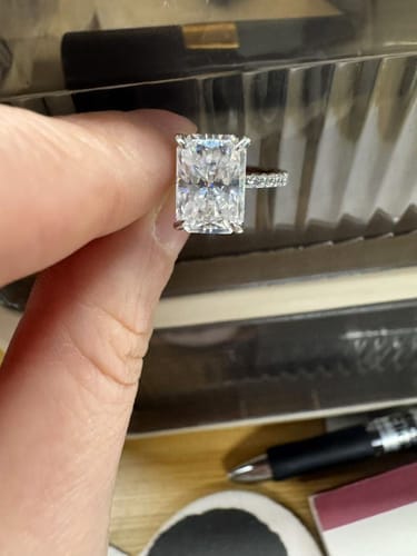 Customer photo review of Solarii Moissanite 4.0ct Hidden Halo Radiant Cut  925 Sterling Silver Engagement Ring