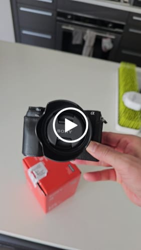 Customer video review of Sony E 35mm F1.8 OSS (SEL35F18)