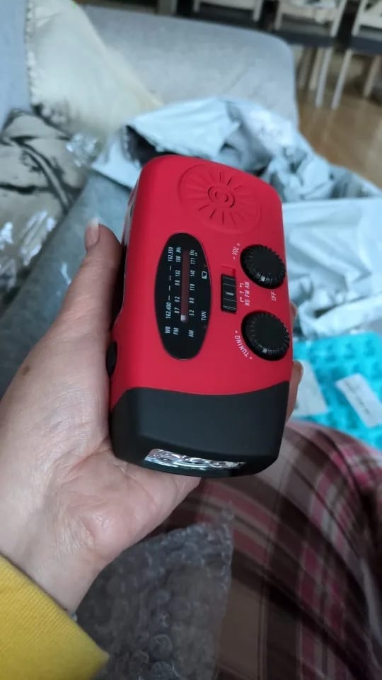 Customer photo review of Notfall All in One Radio – Energie und Information in Blackout Notfällen