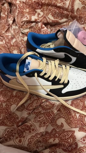 Customer photo review of Jordan 1 Retro Low “Fragment x Travis Scott”