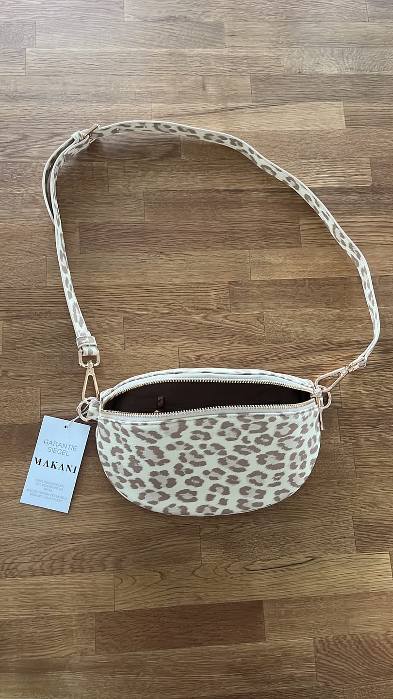 Customer photo review of NOA - LEO WHITE