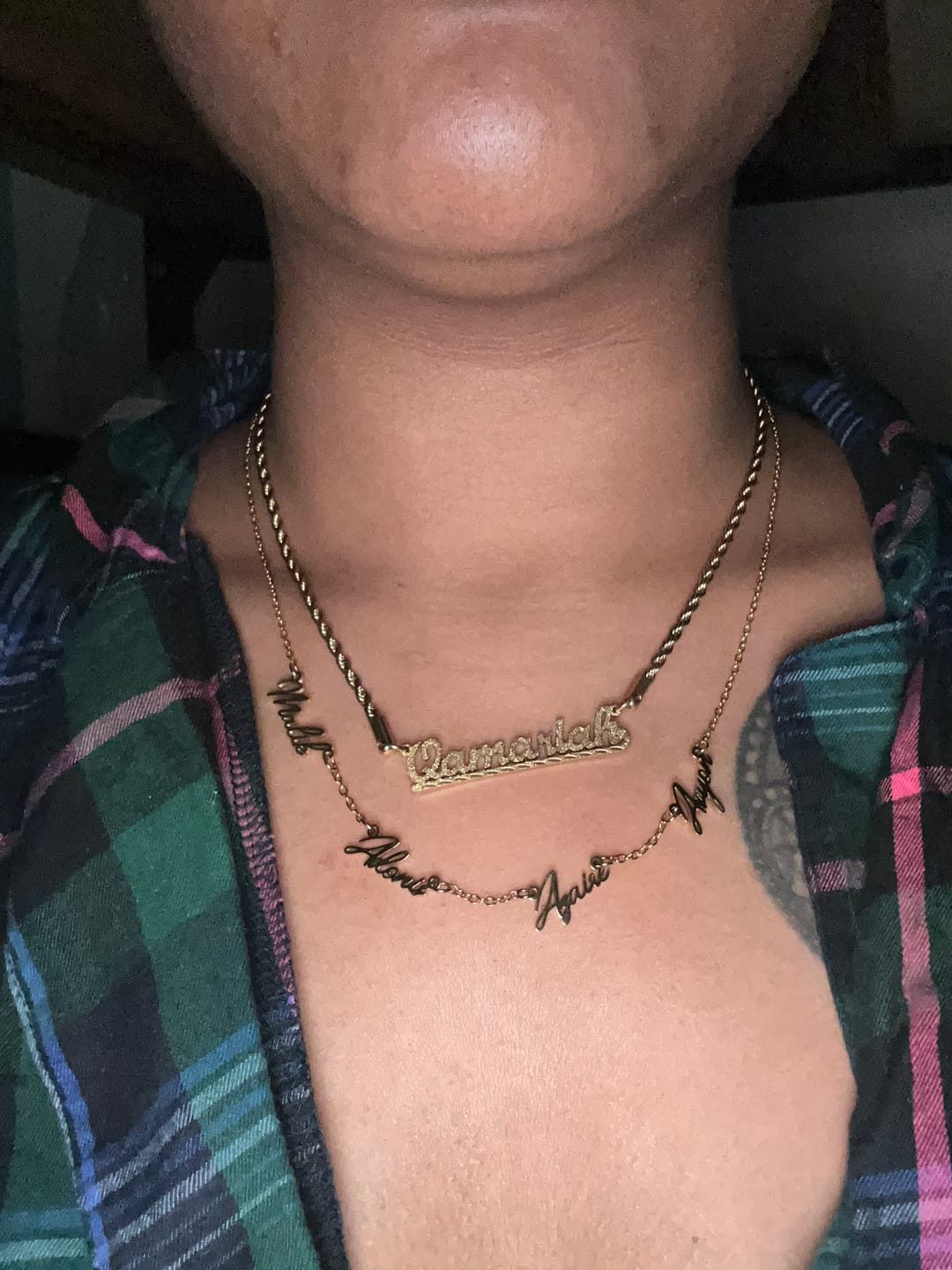 Customer photo review of Diamond Cut Underline Name Necklace