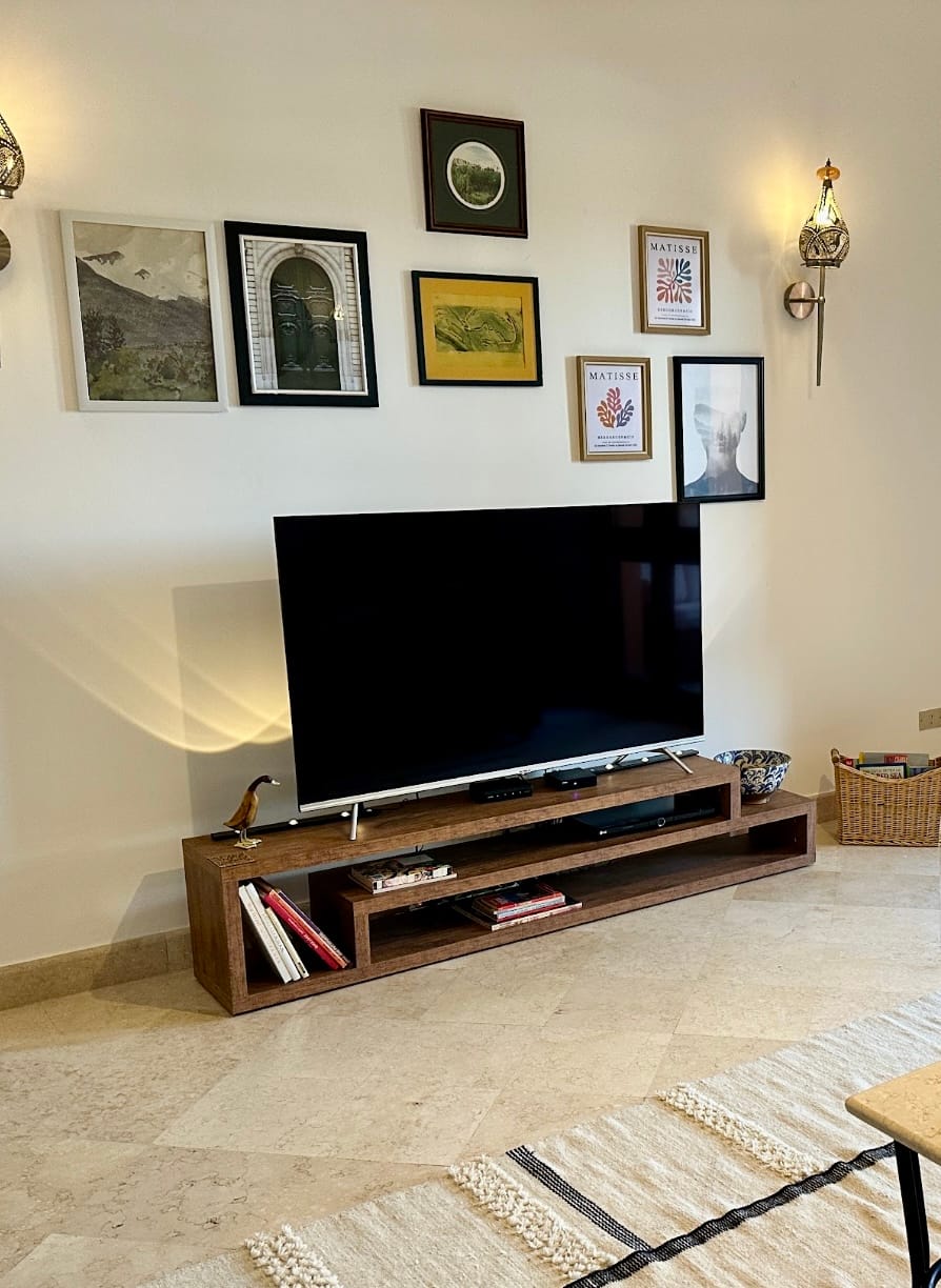 Customer photo review of Lyric TV Unit
