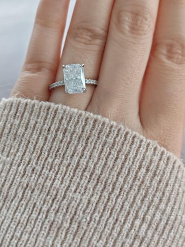 Customer photo review of Solarii Moissanite 4.0ct Hidden Halo Radiant Cut  925 Sterling Silver Engagement Ring