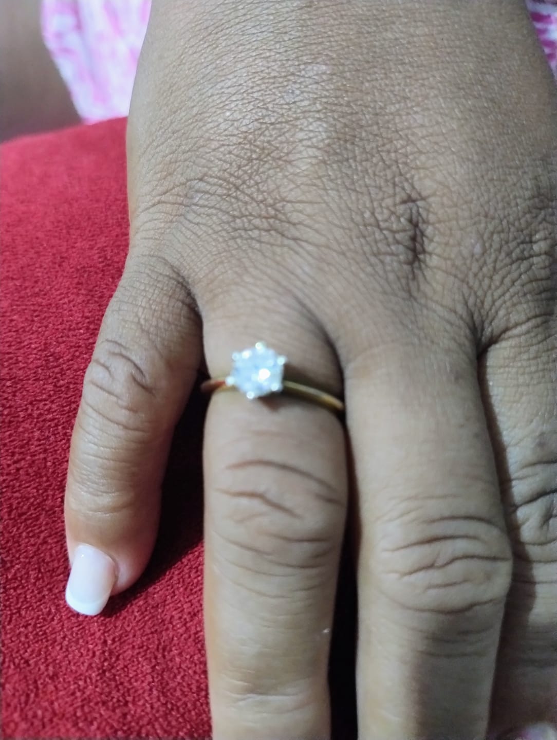 Customer photo review of Anel Solitário Banhado a Ouro 18k