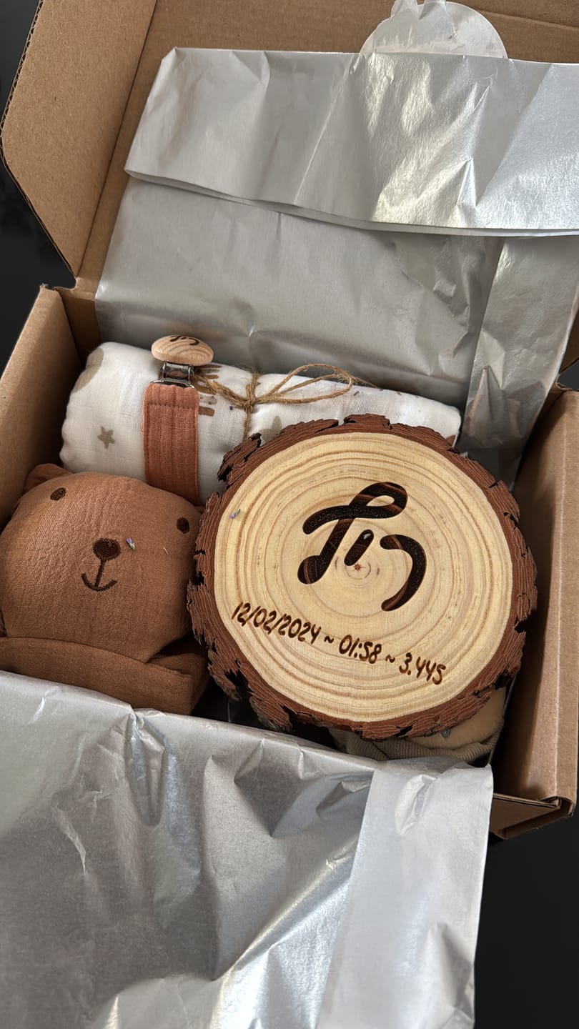 Customer photo review of First Love  - מארז בייסיק חום 6 מוצרים עם חריטה אישית